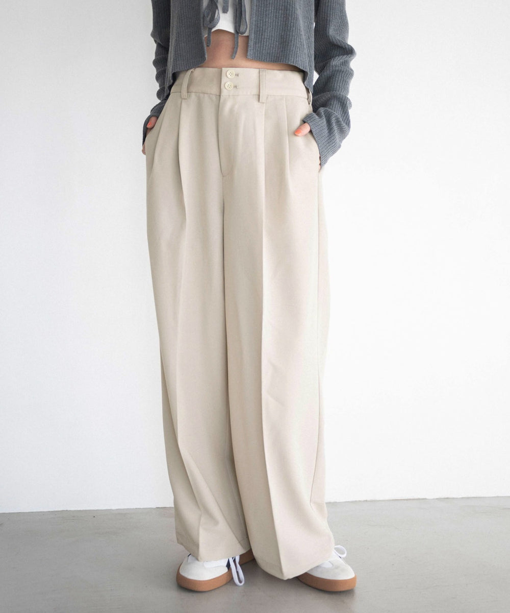 Lベージュ モデル：161cm S着用