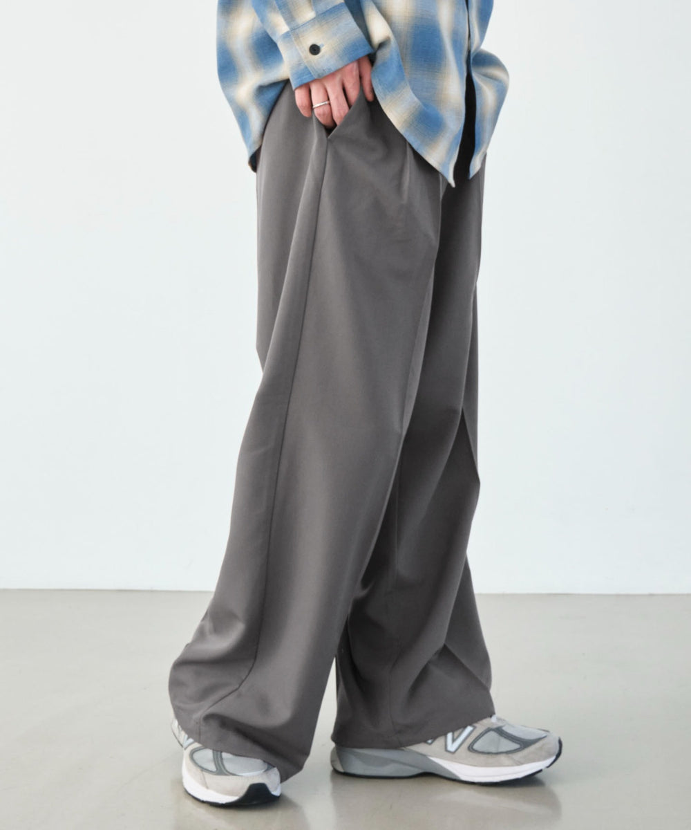 Dグレー モデル：177cm L着用