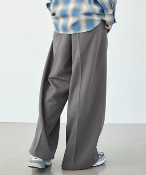 Dグレー モデル：177cm L着用