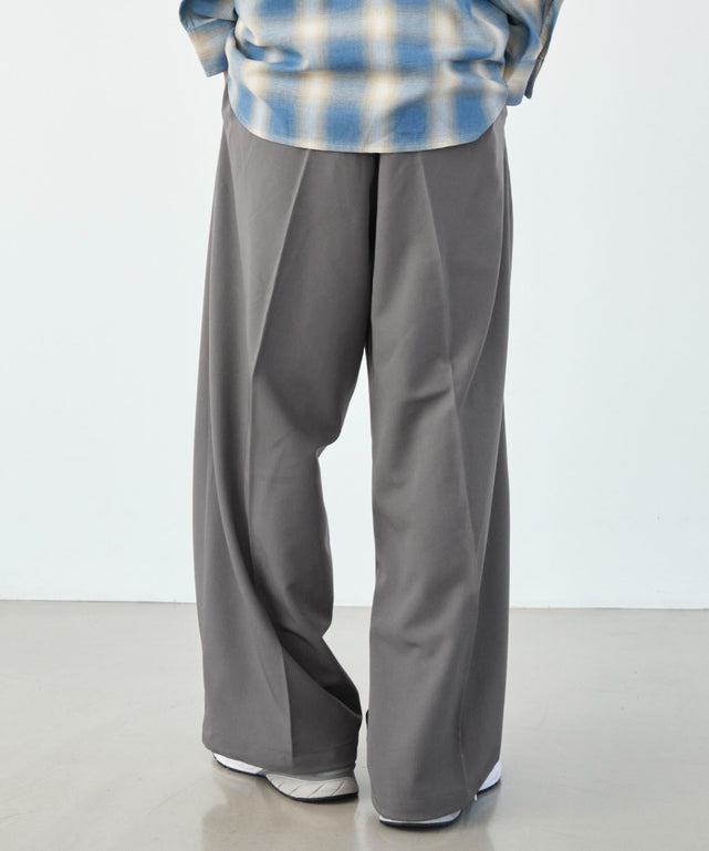 Dグレー モデル：177cm L着用