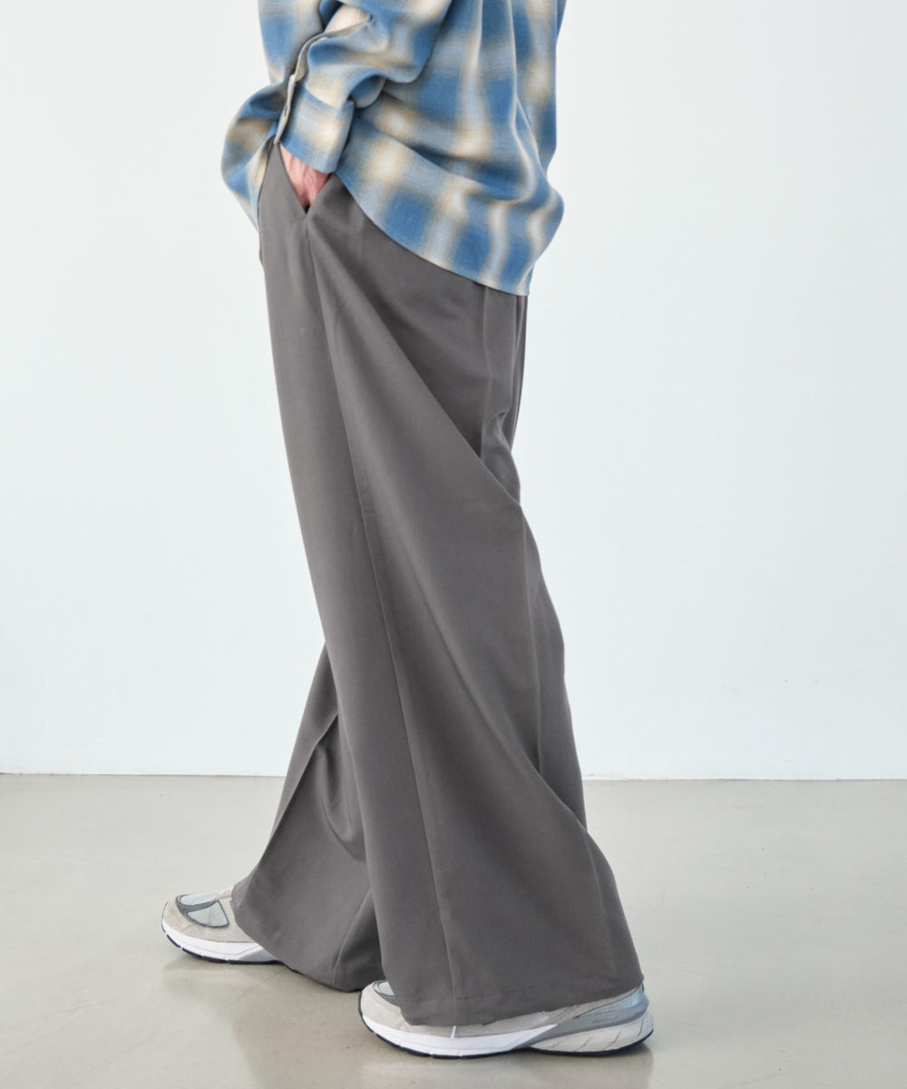 Dグレー モデル：177cm L着用