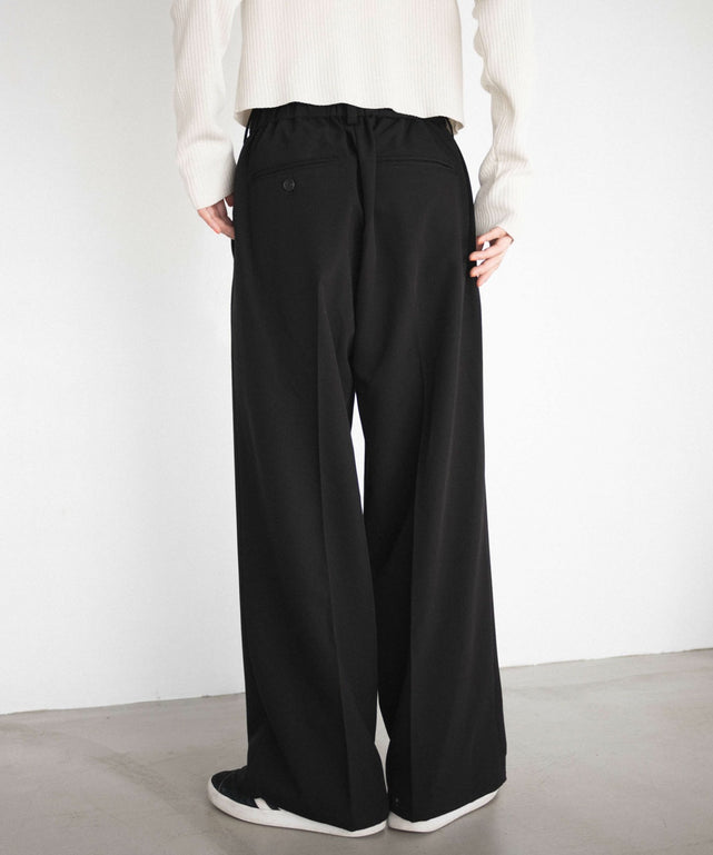 ブラック モデル：161cm S着用