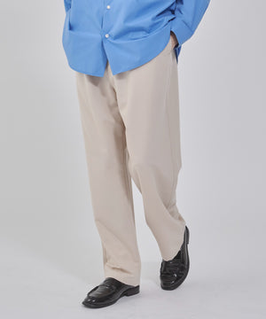 Lベージュ モデル：178cm L着用