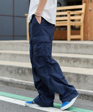 ネイビー モデル：178cm L着用