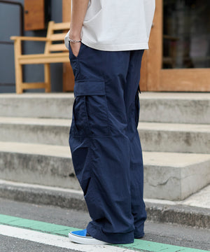 ネイビー モデル：178cm L着用