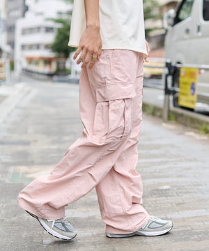 ピンク モデル：178cm L着用