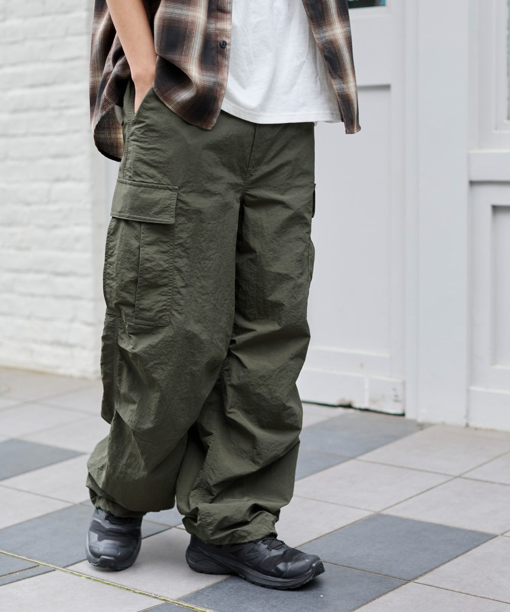 カーキ モデル：178cm L着用