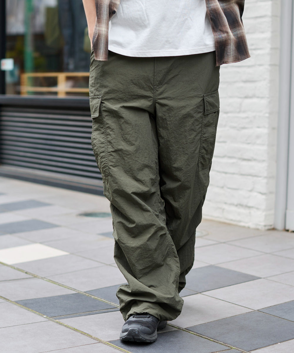 カーキ モデル：178cm L着用