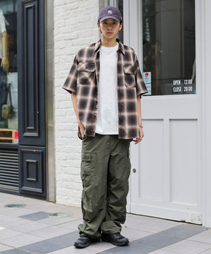 カーキ モデル：178cm L着用