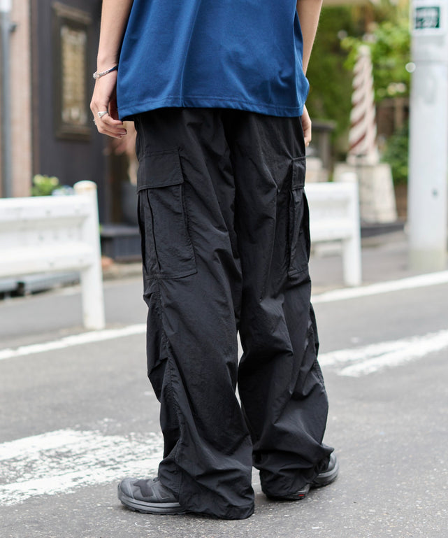 ブラック モデル：178cm L着用