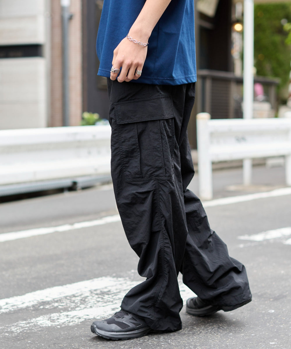 ブラック モデル：178cm L着用