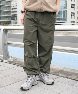 カーキ モデル：180cm L着用