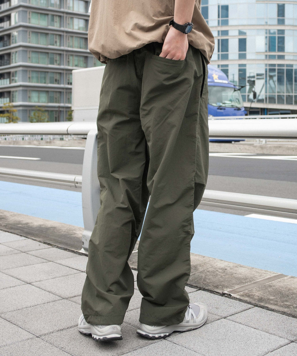 カーキ モデル：180cm L着用