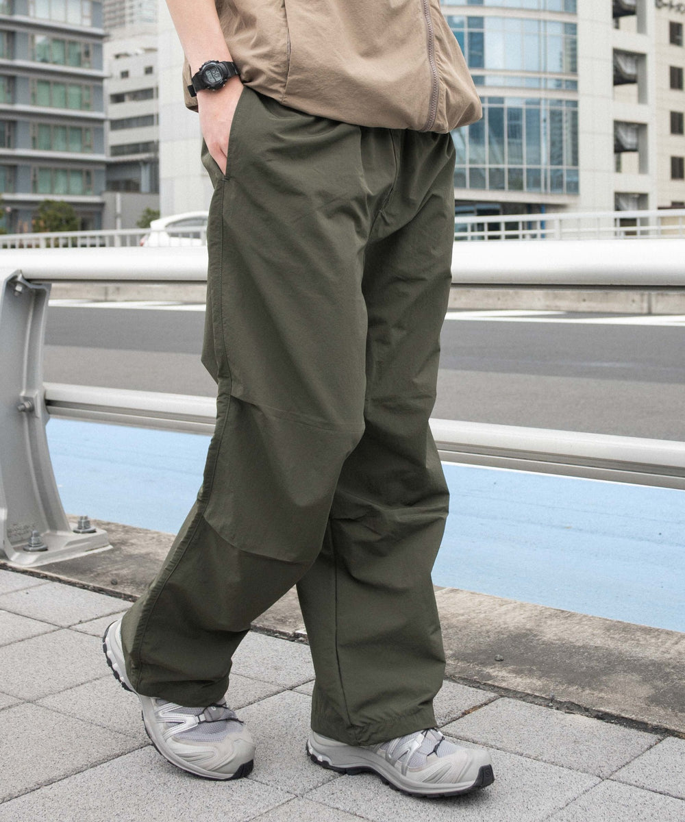 カーキ モデル：180cm L着用