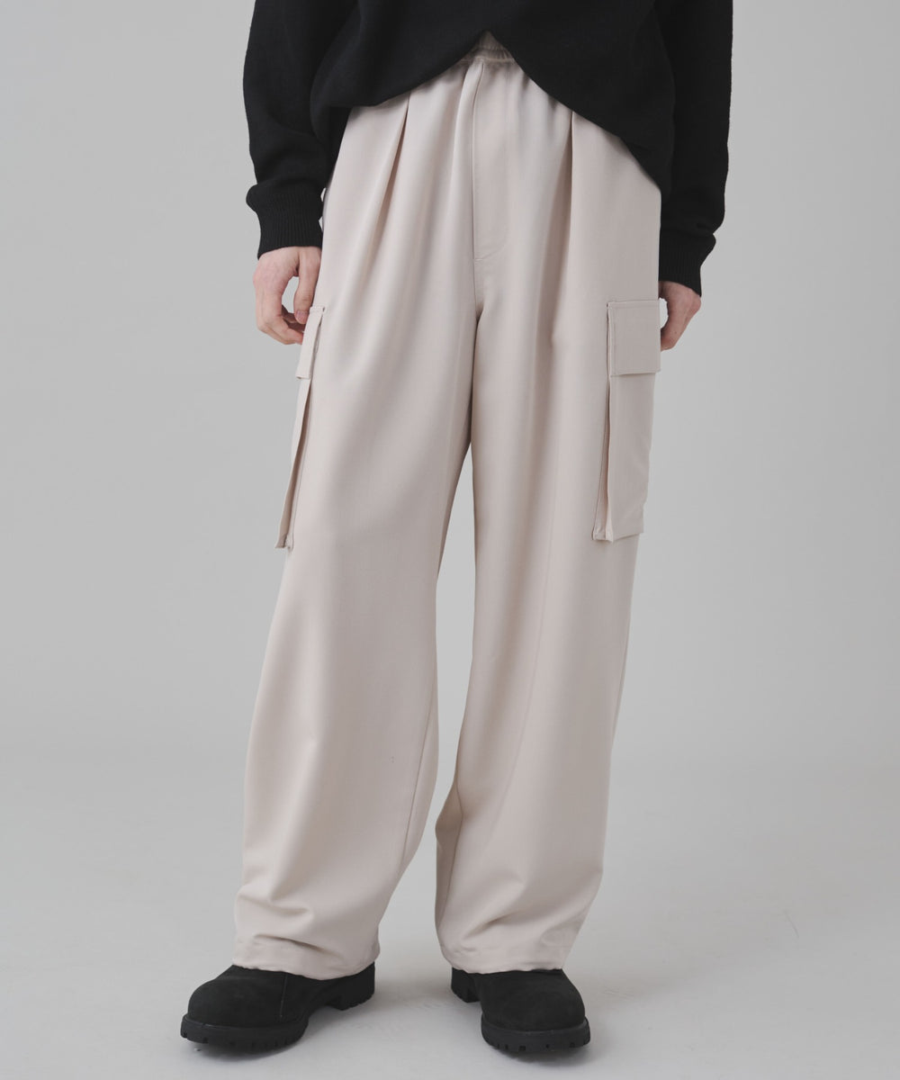 Lベージュ モデル：178cm L着用