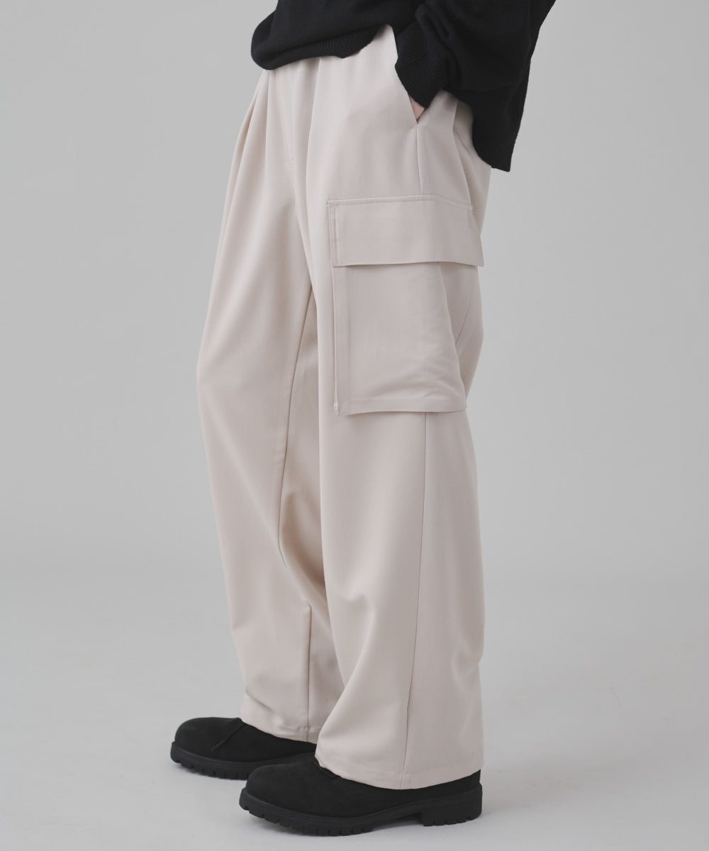 Lベージュ モデル：178cm L着用