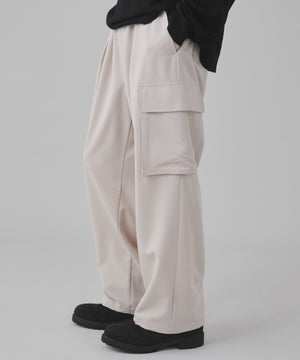 Lベージュ モデル：178cm L着用