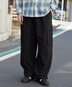 ブラック モデル：180cm L着用