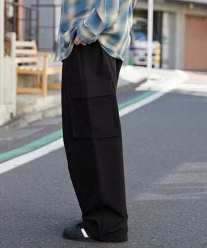 ブラック モデル：180cm L着用