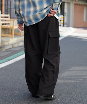 ブラック モデル：180cm L着用