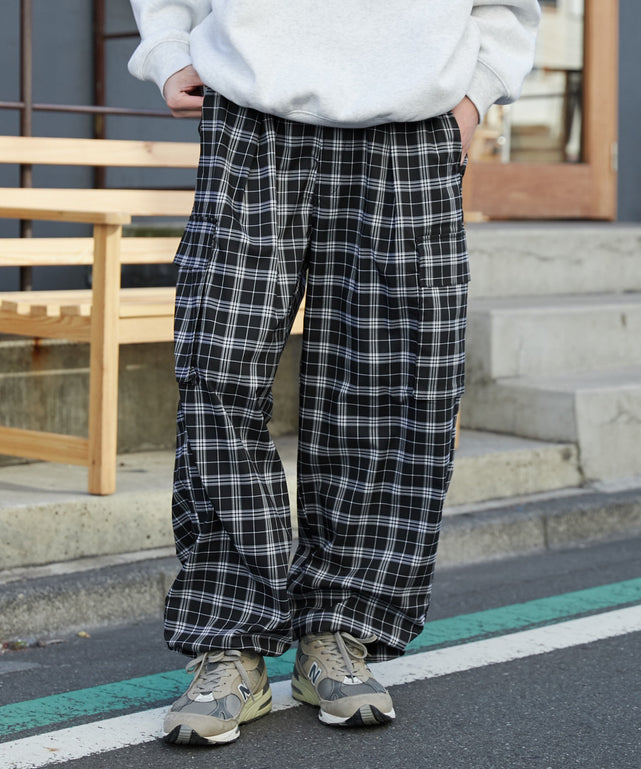 ブラックチェック モデル：180cm L着用