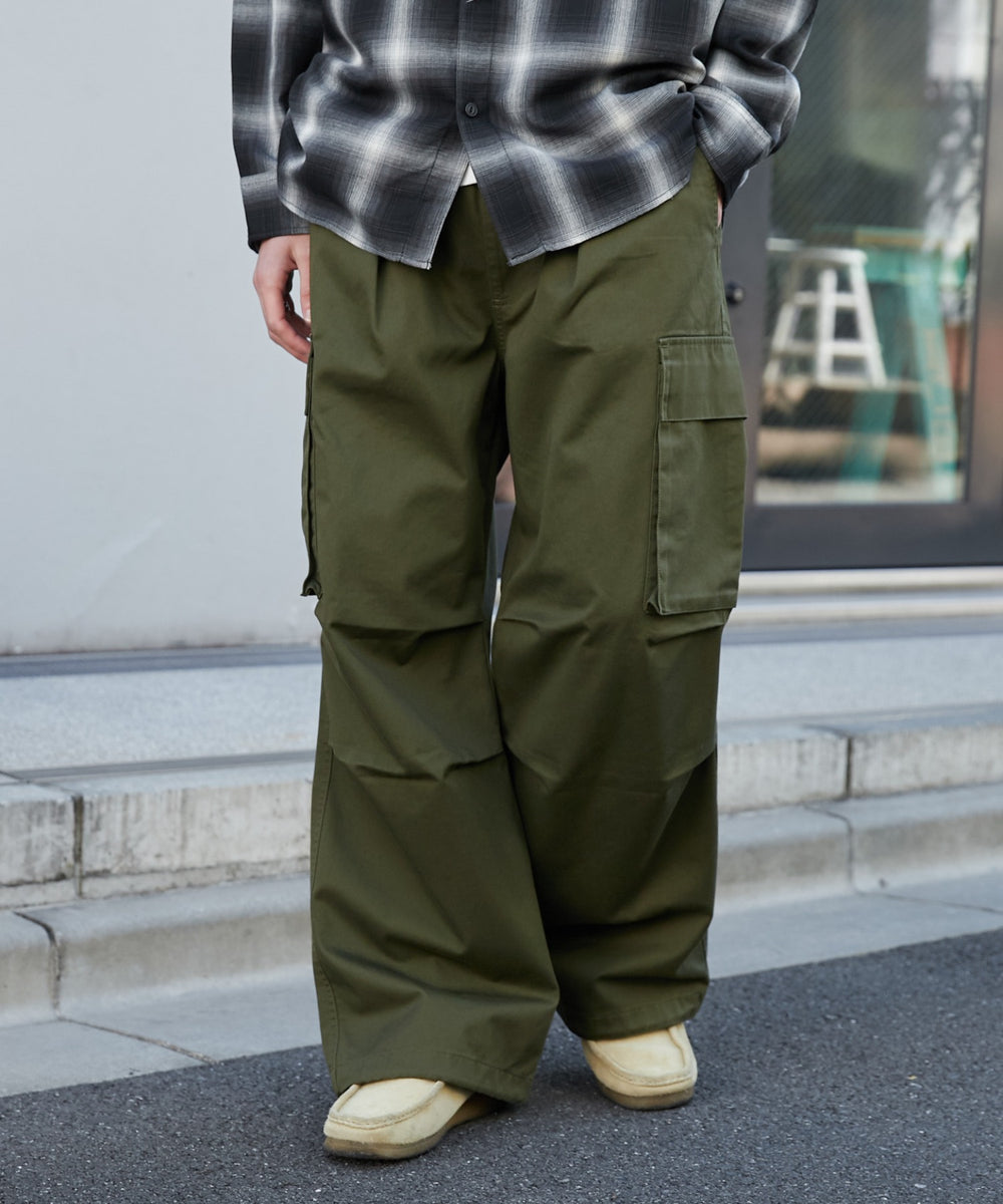 カーキ モデル：180cm L着用