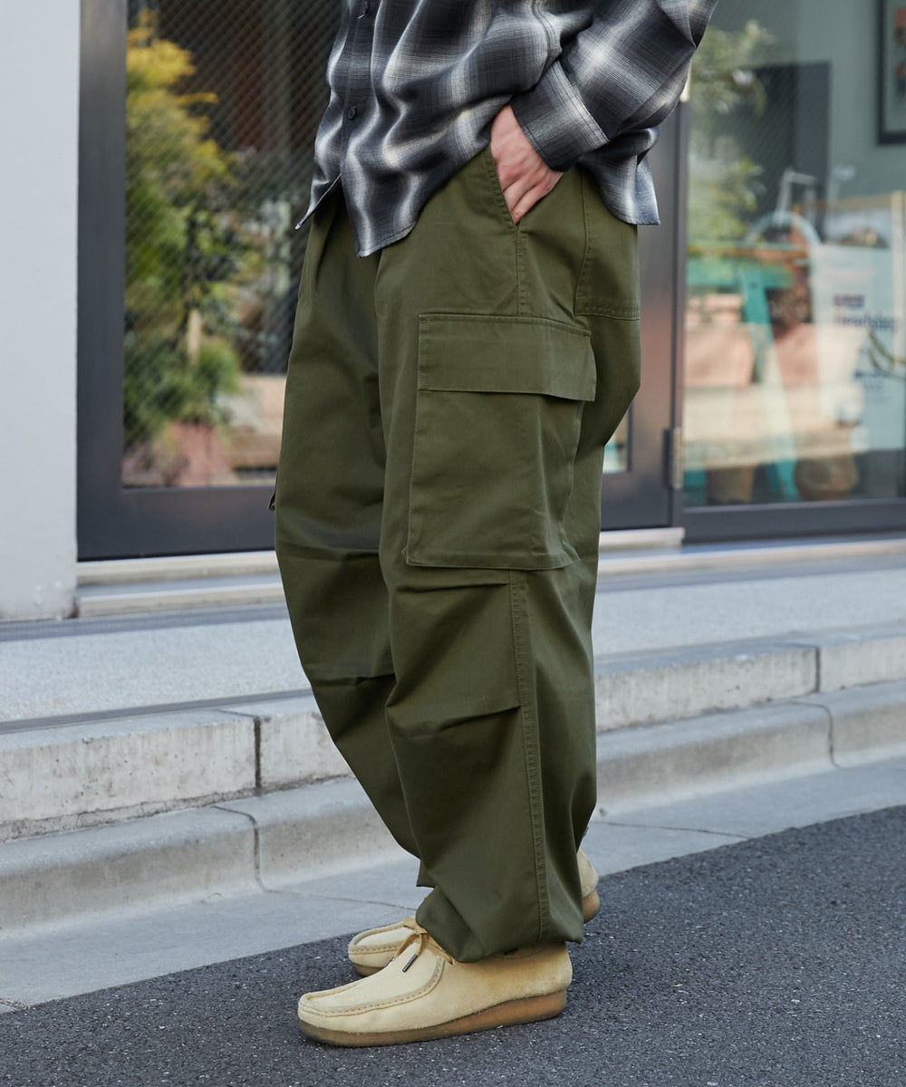 カーキ モデル：180cm L着用