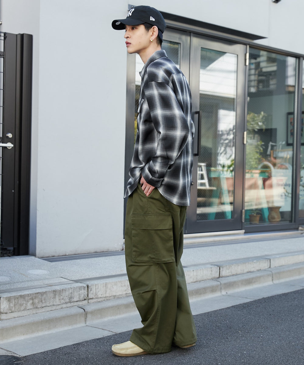 カーキ モデル：180cm L着用