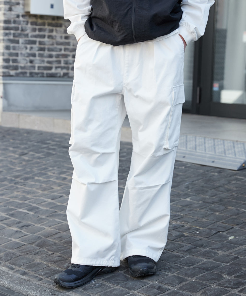 ホワイト モデル：180cm L着用