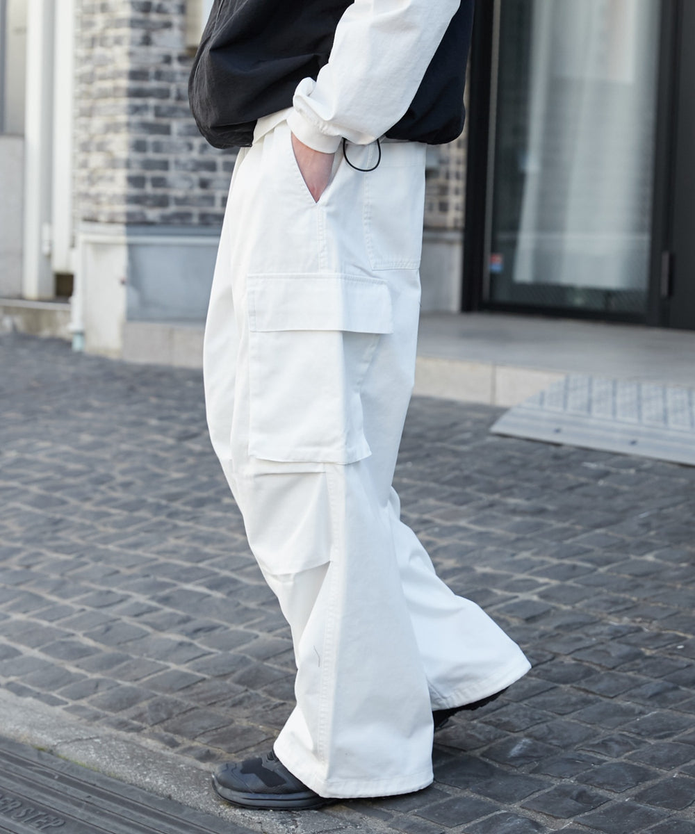 ホワイト モデル：180cm L着用