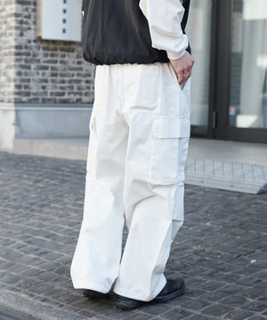 ホワイト モデル：180cm L着用