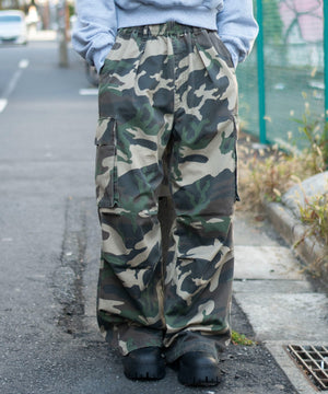 柄１　モデル：159cm M着用