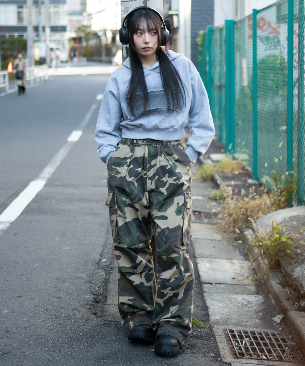 柄１　モデル：159cm M着用