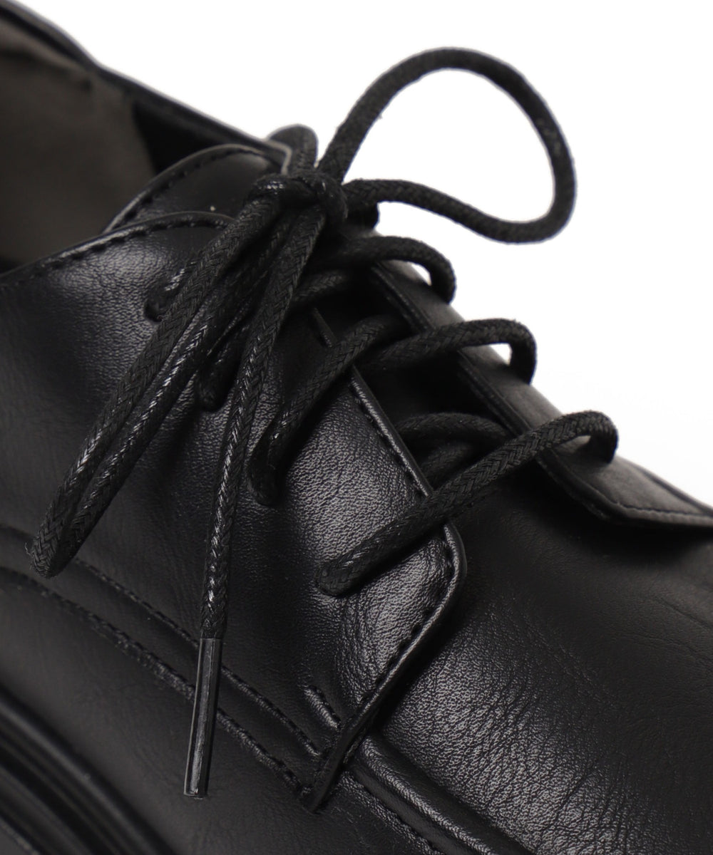 レースアップシューズ