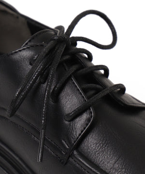 レースアップシューズ