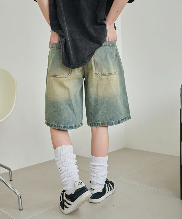 デニム淡加工(インディゴ淡オーバーダイ)　モデル:155cm M着用