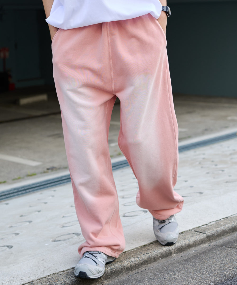 ピンク モデル：178cm L着用