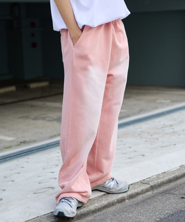 ピンク モデル：178cm L着用