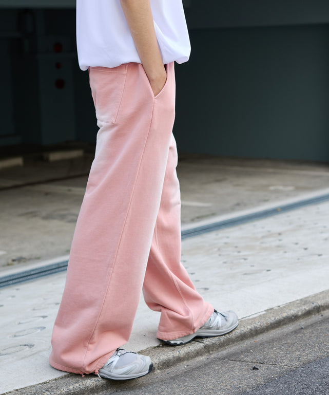 ピンク モデル：178cm L着用