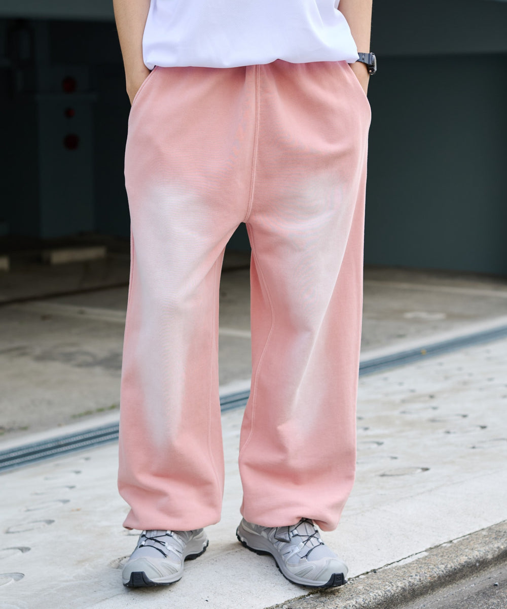 ピンク モデル：178cm L着用