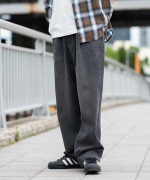 ブラック モデル：178cm L着用