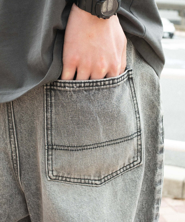 ルーズテーパードデニムパンツ