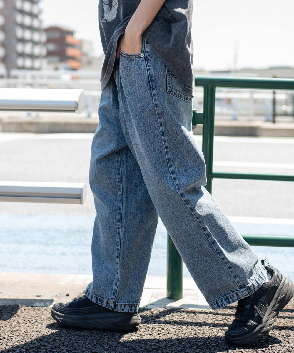 デニム中濃加工 モデル：161cm S着用