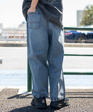 デニム中濃加工 モデル：161cm S着用