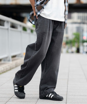 ブラック モデル：178cm L着用