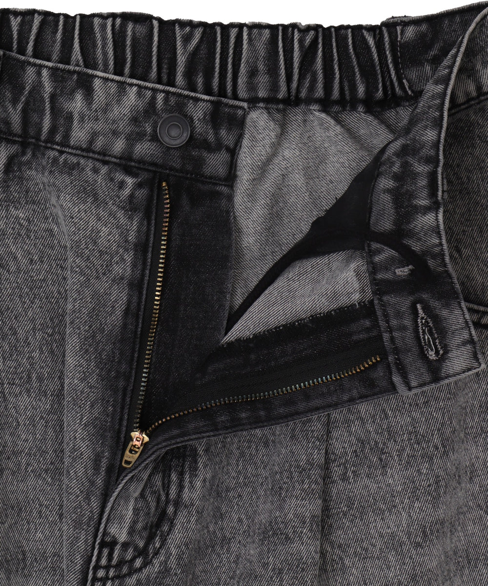 ルーズテーパードデニムパンツ