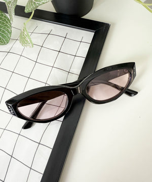 ブラックフレーム×ピンクレンズ（柄1）