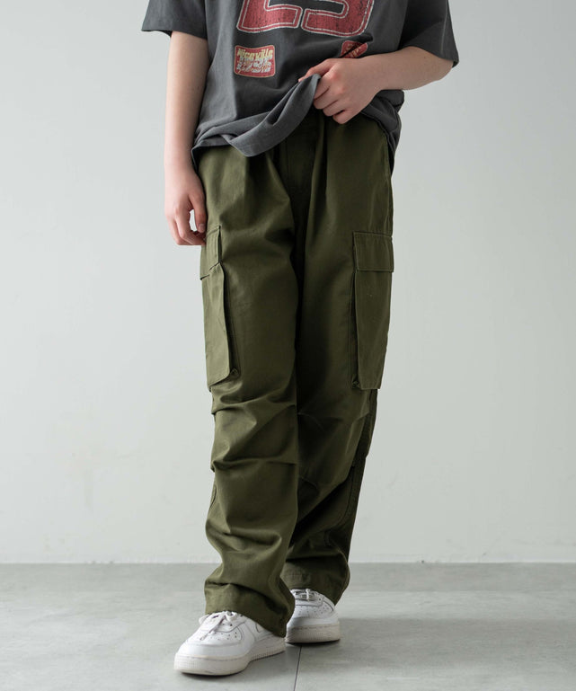 カーキ モデル：156cm M-160着用