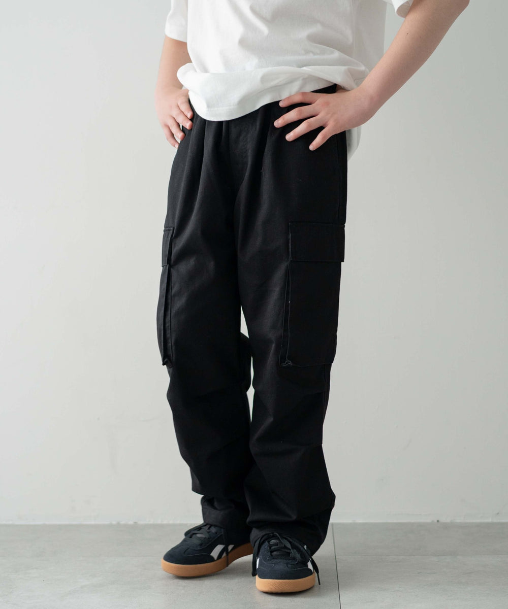 ブラック モデル：156cm M-160着用