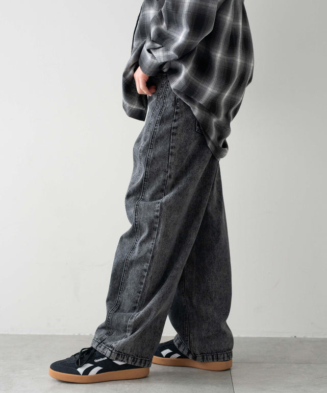 デニムブラックソノタ モデル：156cm M-160着用